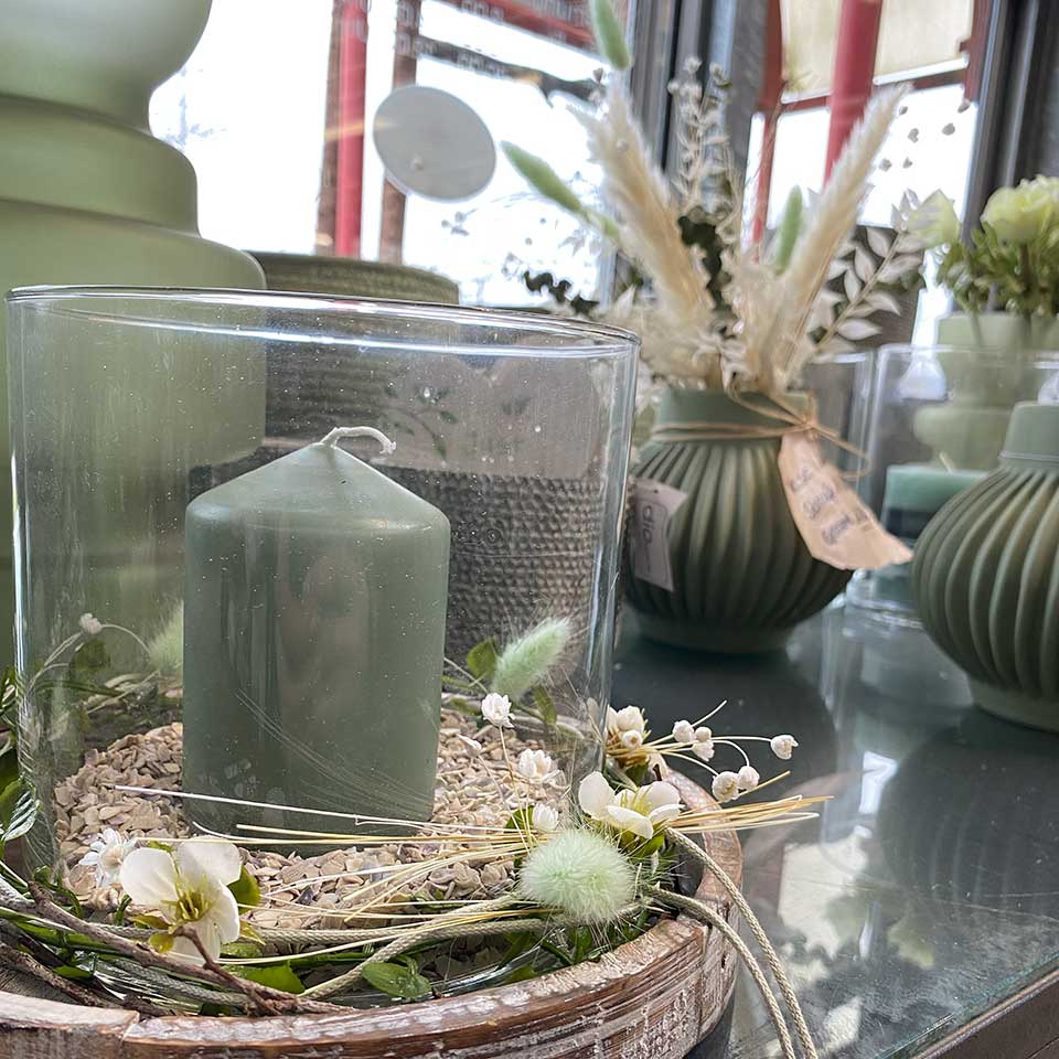 Blumenhaus Schlieker Lügde, Bild mit Wohnaccessoires und Dekoartikeln